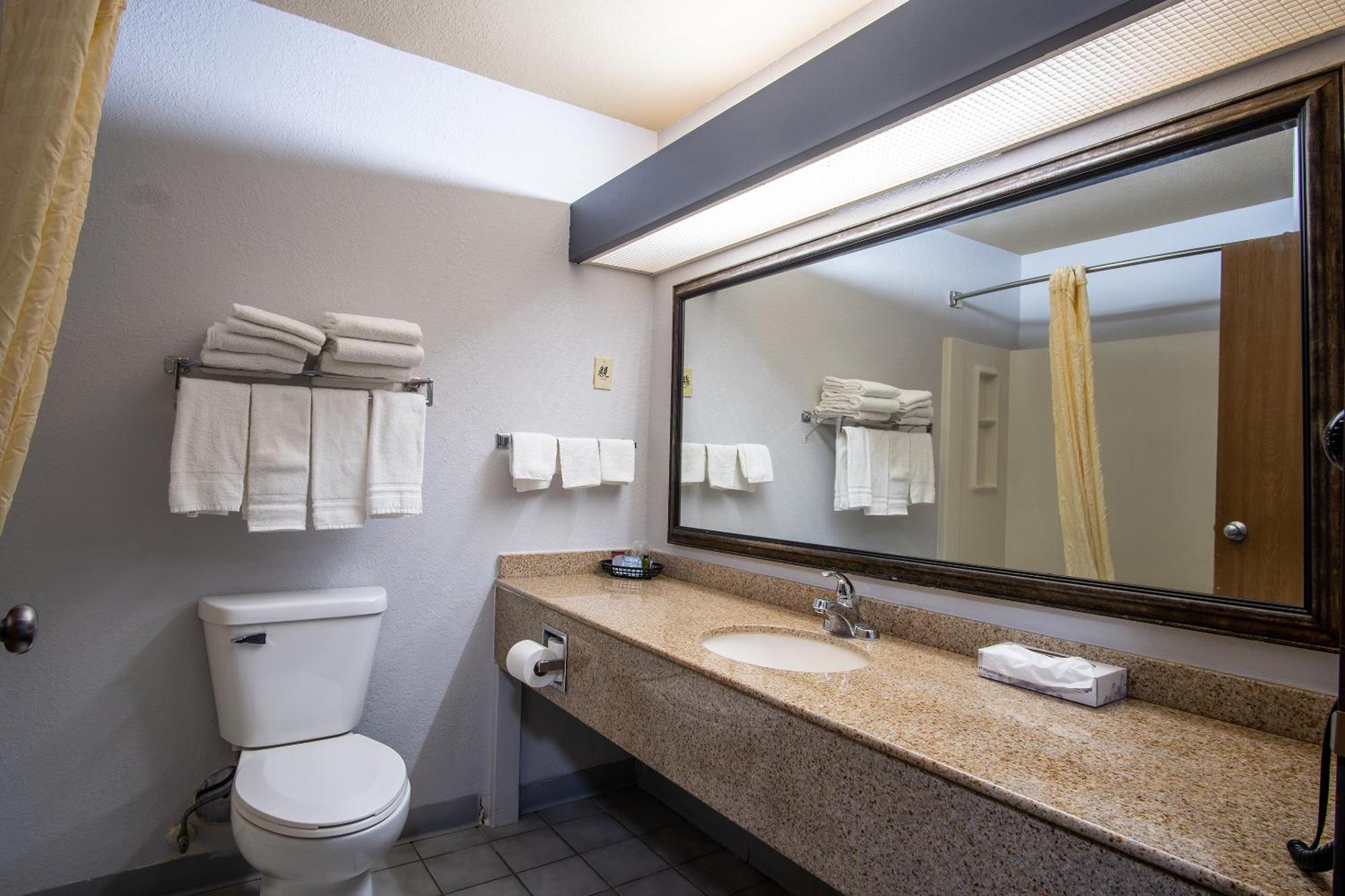 Coratel Inn And Suites By Jasper Eagan St Paul Airport & Mall Of America Eksteriør billede